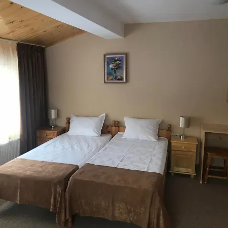 комплекс лебанов Hotel *